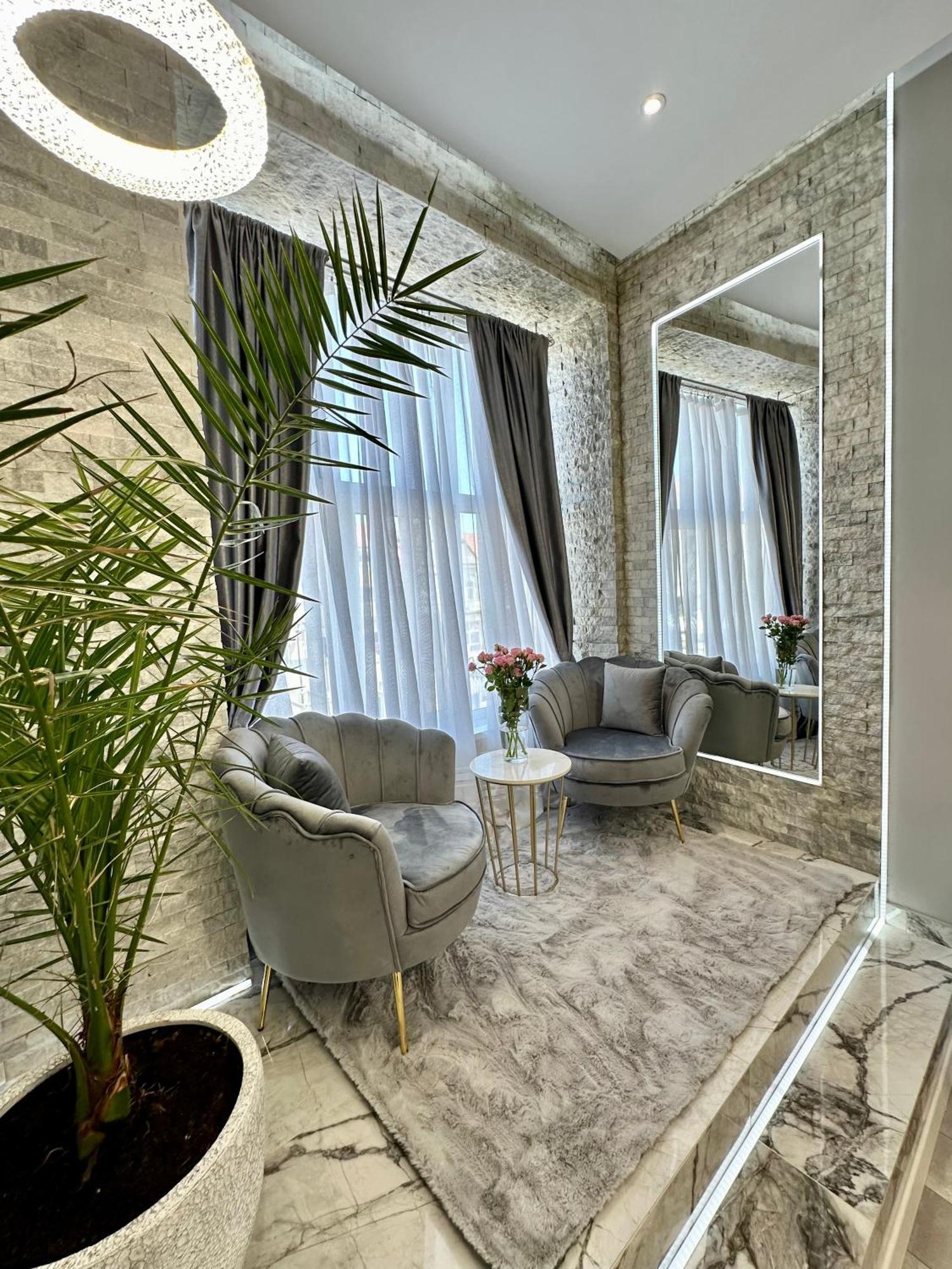 Deyinn Guest House Centrum Турда Екстериор снимка